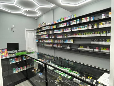 988 St Clair Avenue W — photo 3