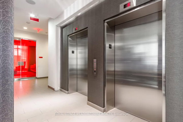 210 - 560 Front Street W