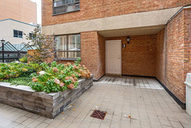 TH03 - 89 McCaul Street