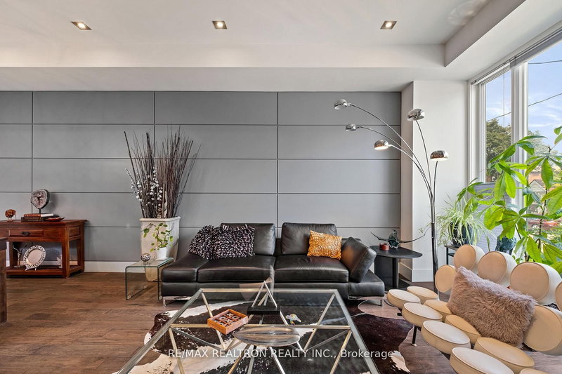 494 Atlas Ave, Toronto, M6C 3R3 | Image 3