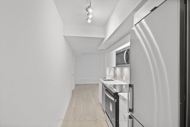 303 - 500 Wilson Avenue