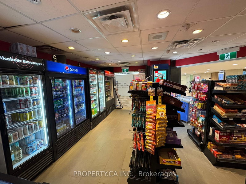 R9 - 2 Bloor St E, Toronto, M4W 3E2 | Image 3