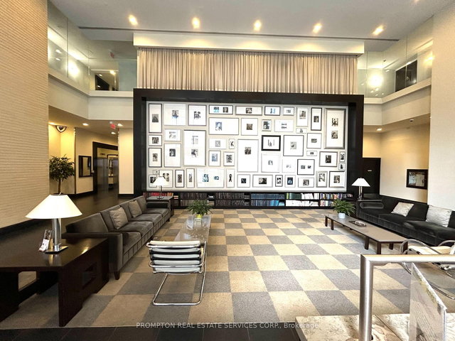 505 - 438 King Street W