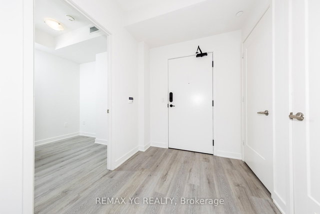 951 - 121 Lower Sherbourne Street