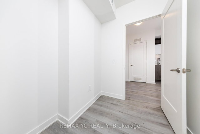 951 - 121 Lower Sherbourne Street