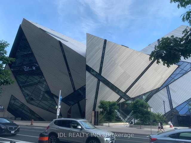 2204 - 200 Bloor Street W