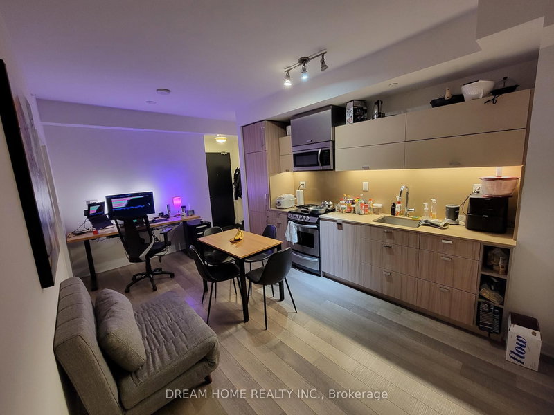 3812 - 290 Adelaide St W, Toronto, M5V 0P3 | Image 2