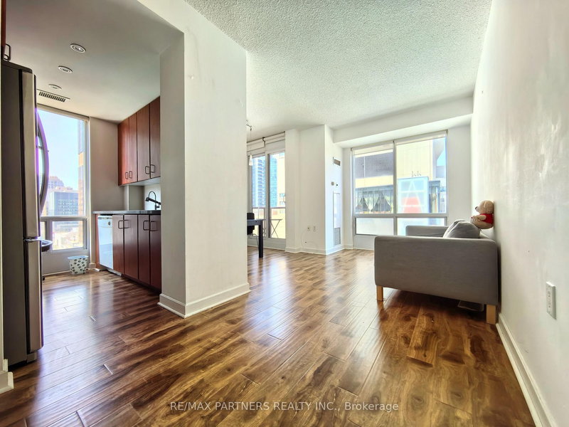1202 - 85 Bloor St E, Toronto, M4W 3Y1 | Image 3