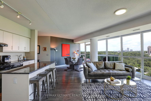 807 - 35 Brian Peck Crescent