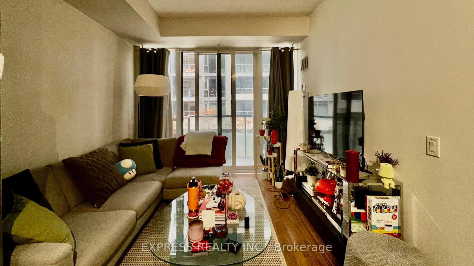Listing Image 7