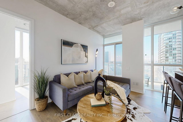 2708 - 88 Blue Jays Way