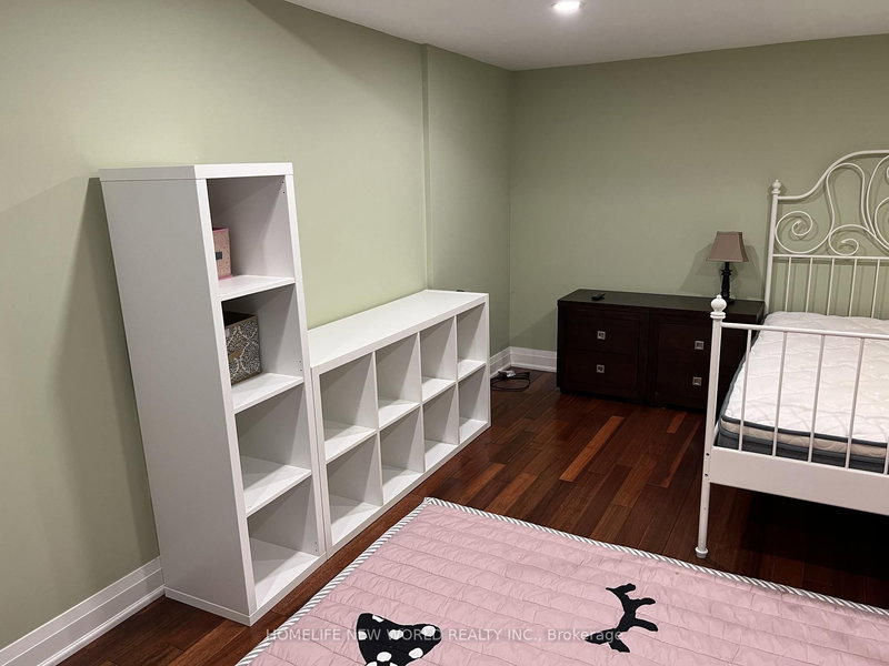 15 Kenneth Wood Cres, Toronto, M2N 0K3 | Image 3