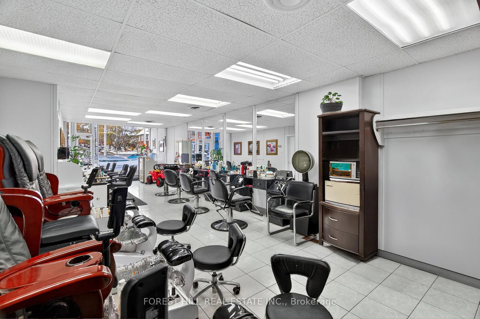 655 St Clair Avenue W - Photo 4