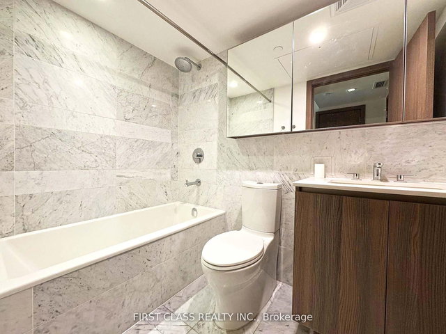 2008 - 19 Bathurst St Street