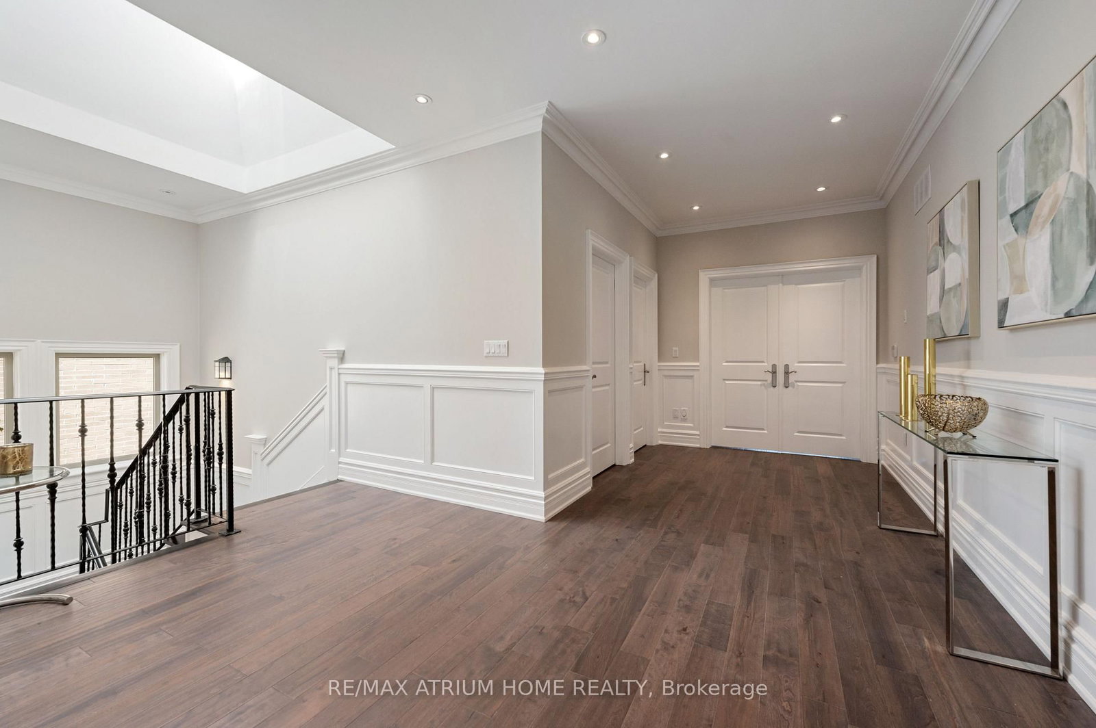 242 Parkview Avenue • Toronto, ON photo 7