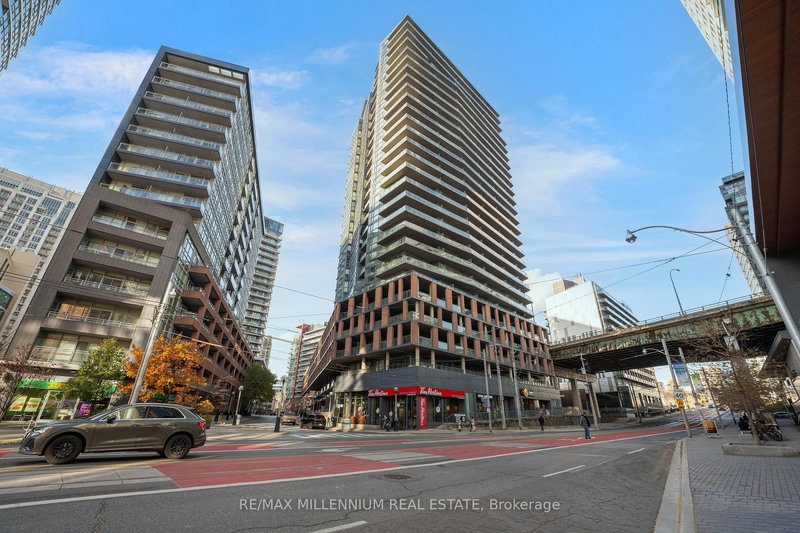 802 - 20 Bruyeres Mews, Toronto, M5V 0G8 | Image 3