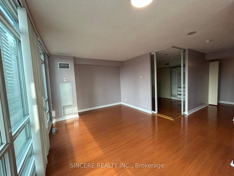 1006 - 397 Front St W, Toronto, M5V 3S1 | Image 2