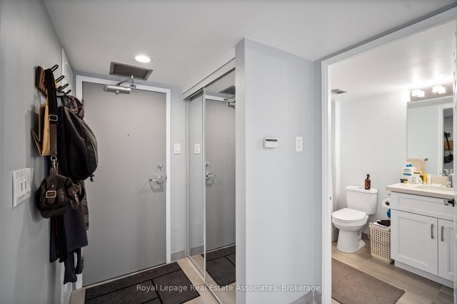 805 - 705 King Street W