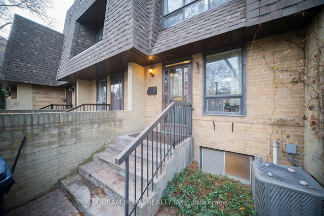 6 - 74 Upper Canada Drive