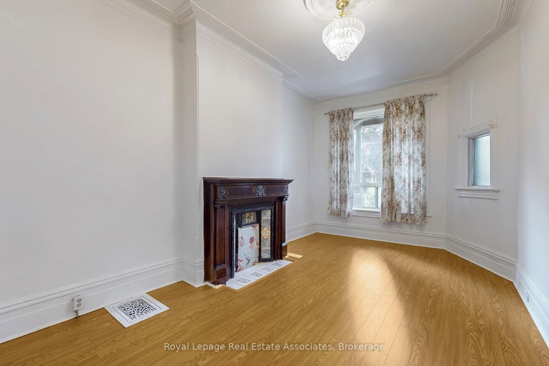 143 Seaton St, Toronto, M5A 2T2 | Image 2