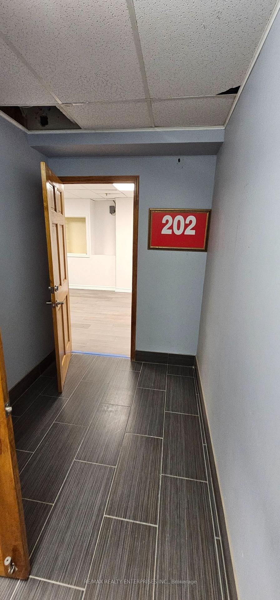 670 Bloor Street W, Unit 202 - Photo 2