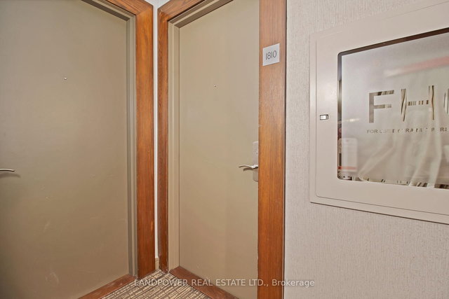 1810 - 761 Bay Street