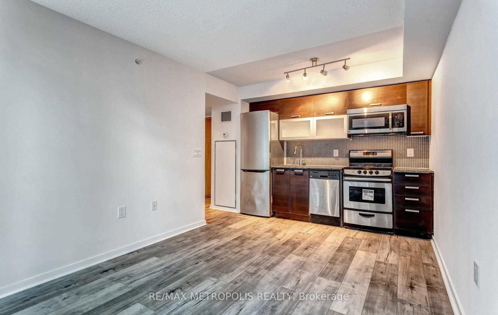 36 Lisgar Street • #712E • Toronto, ON photo 6