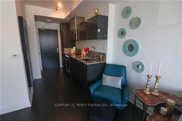 1609 - 290 Adelaide St W, Toronto, M5V 0P3 | Image 2