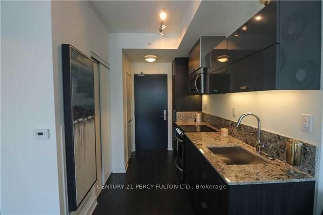 1609 - 290 Adelaide St W, Toronto, M5V 0P3 | Image 3