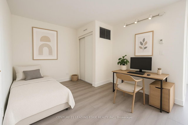 215 - 801 Sheppard Avenue W