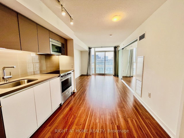 1109 - 85 Queens Wharf Road