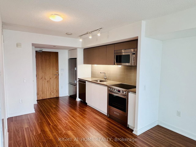 1109 - 85 Queens Wharf Road