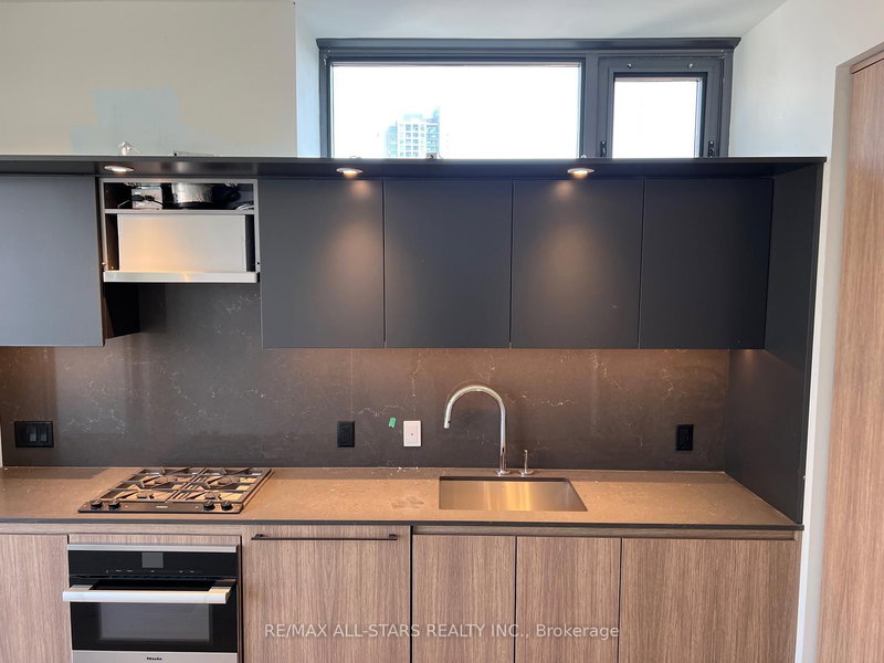 1607 - 81 Wellesley St E, Toronto, M4Y 0C5 | Image 2