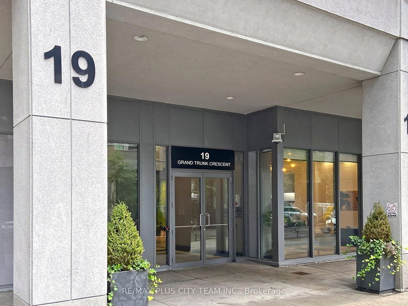 2503 - 19 Grand Trunk Cres, Toronto, M5J 3A3 | Image 2