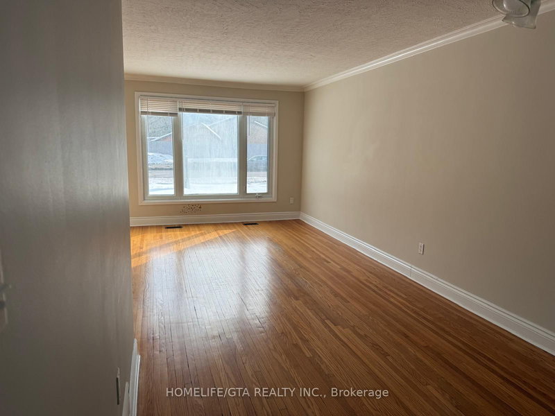 1068 Lawrence Ave E, Toronto, M3C 1R6 | Image 2