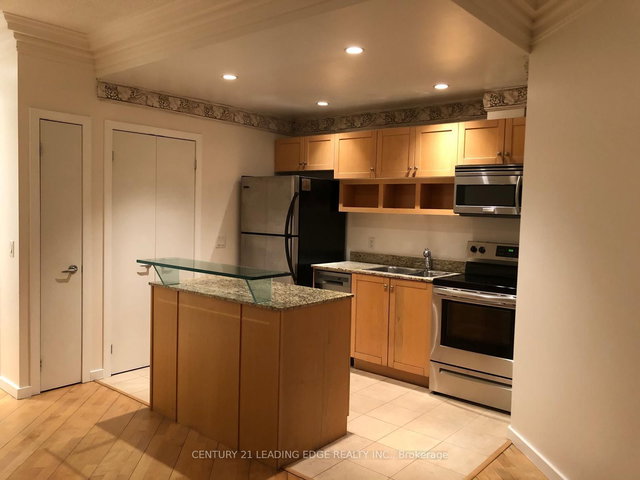 1204 - 218 Queens Quay W