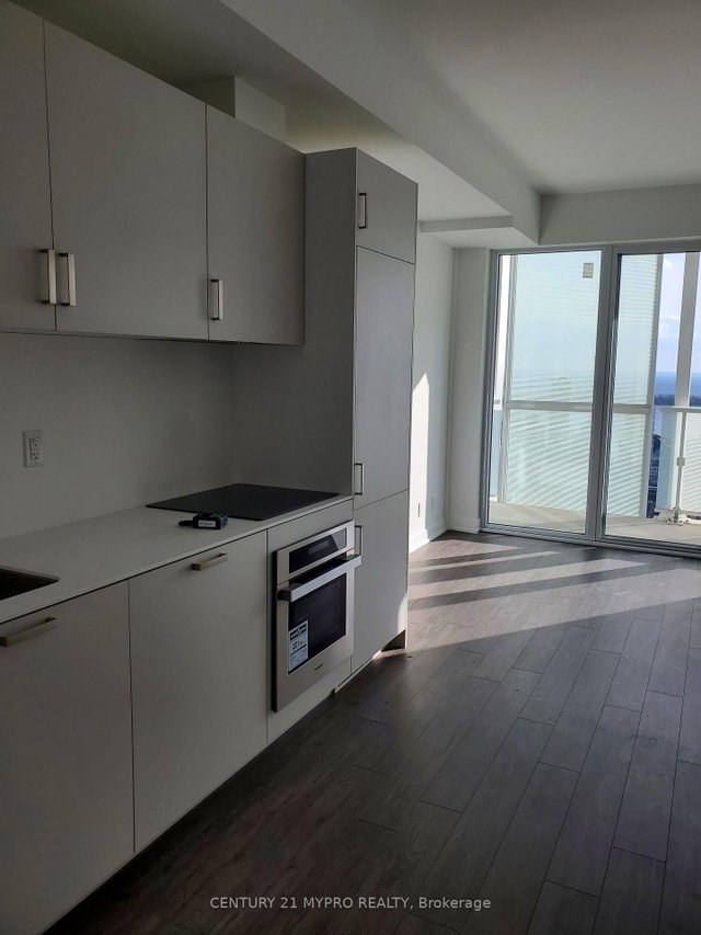 #4905 - 88 Queen Street E