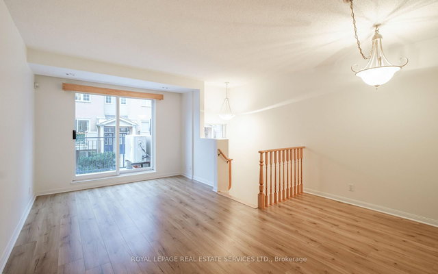 1306 - 28 Sommerset Way