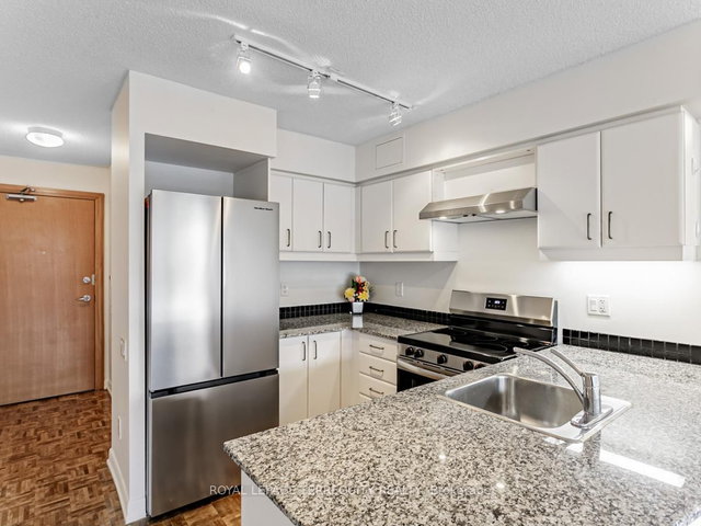 1111 - 33 Sheppard Avenue E