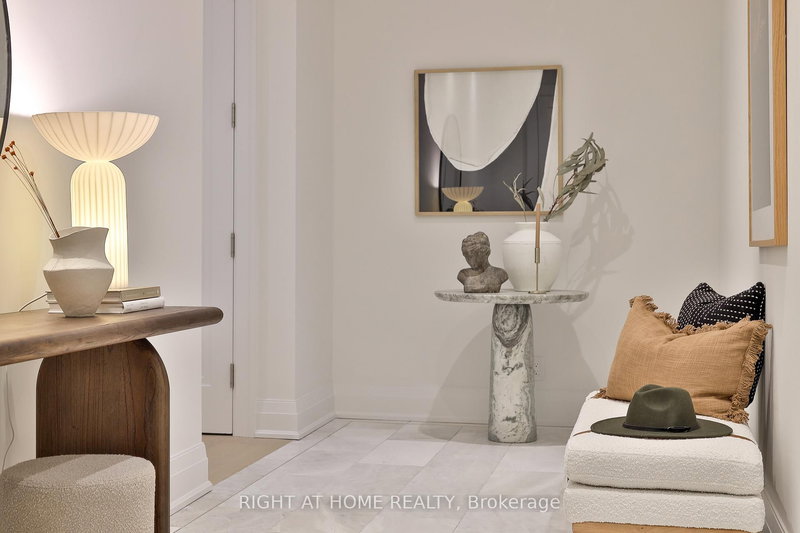 302 - 10 Prince Arthur Ave, Toronto, M5R 1A9 | Image 2