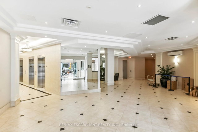 628 - 801 King Street W