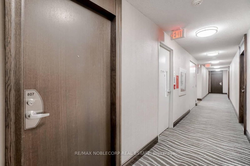 807 - 19 Grand Trunk Cres, Toronto, M5J 3A3 | Image 2