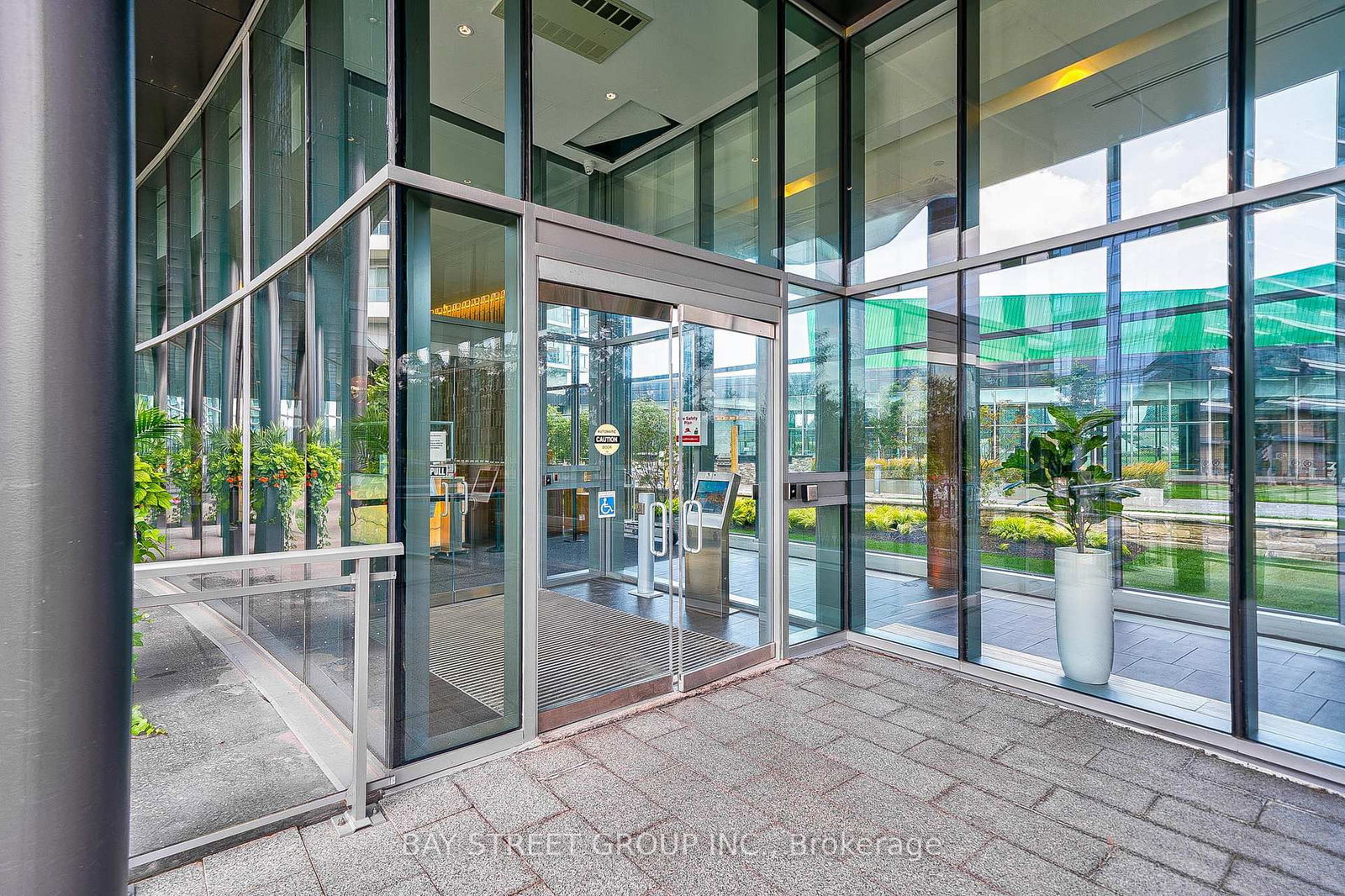 115 Mcmahon Drive, Unit 2706 - Photo 3