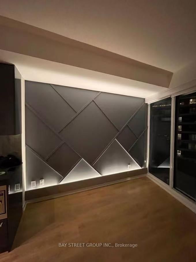 115 Mcmahon Drive, Unit 2706 - Photo 8