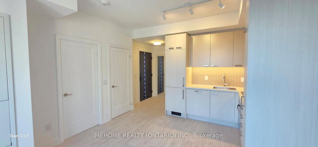 1102 - 20 Soudan Avenue