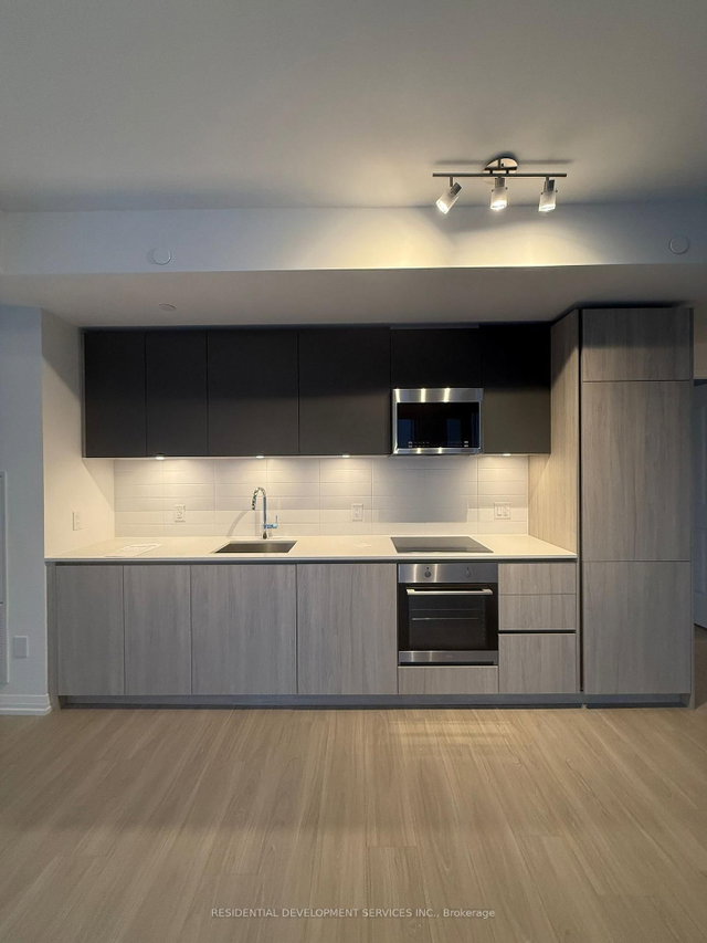 SPH23 - 28 Widmer Street