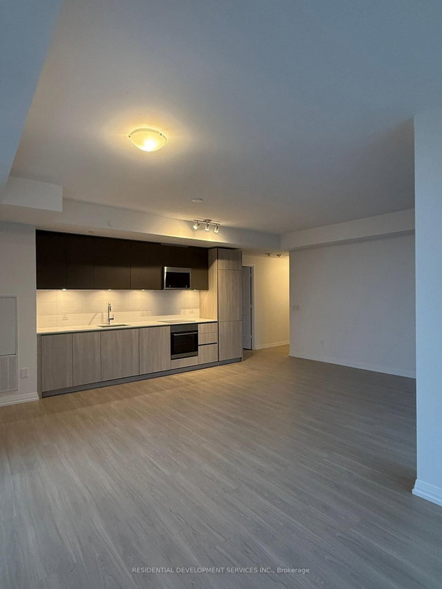 SPH23 - 28 Widmer Street
