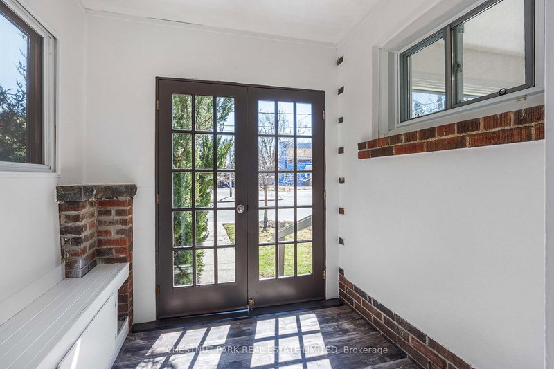 Upper - 54 Mcnairn Ave, Toronto, M5M 2H5 | Image 2