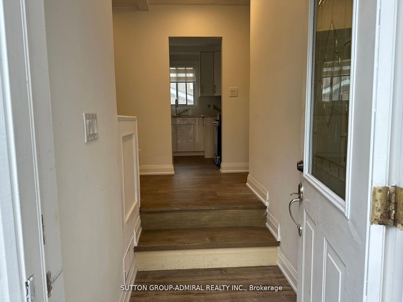 Main Floor - 7 Resolution Cres, Toronto, M2H 1N3 | Image 2