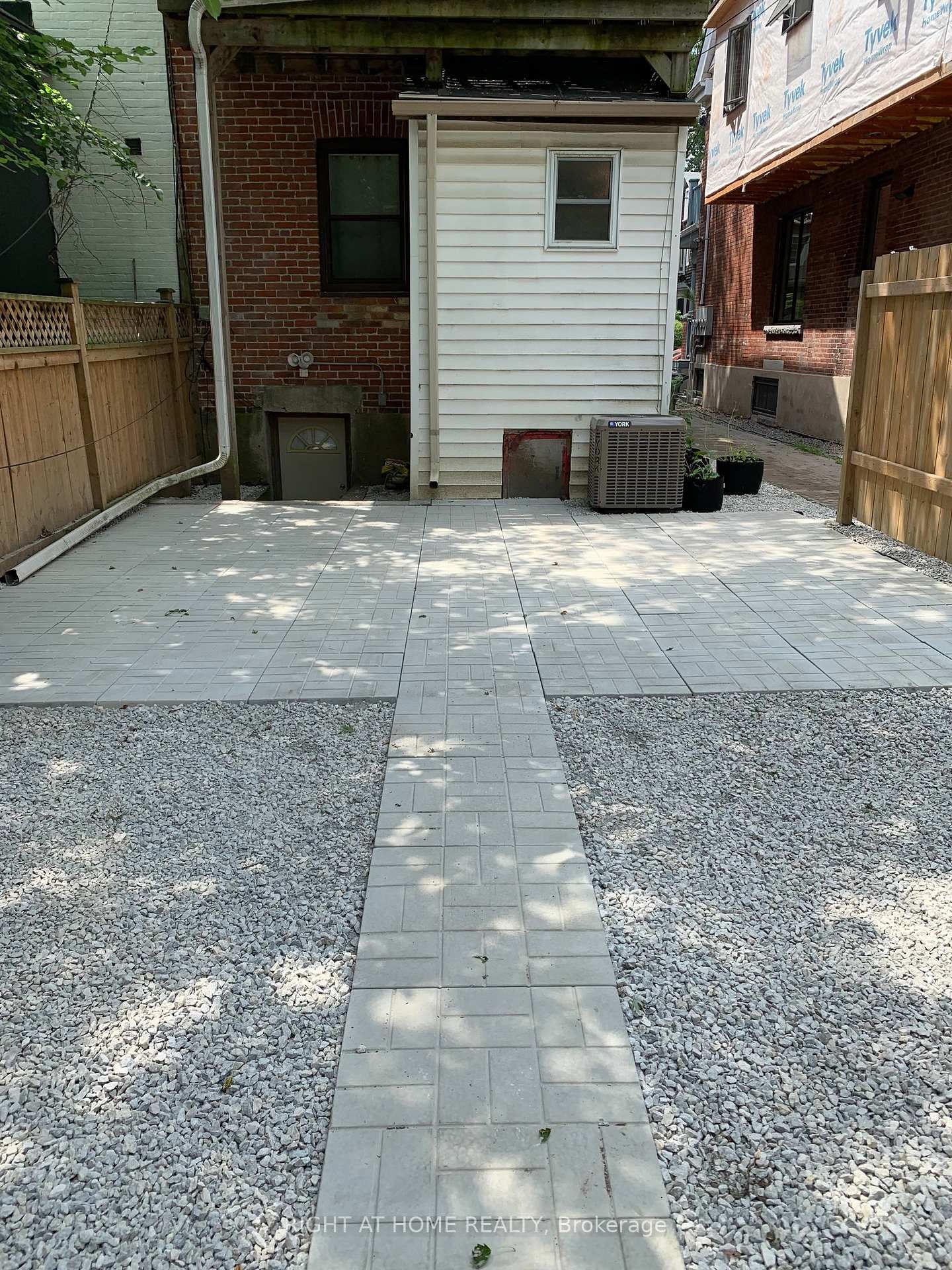 Semi-Detached House for lease at 231 Albany Avenue, Toronto, Ontario, M5R 3C7 - Annex - MLS: C12632472